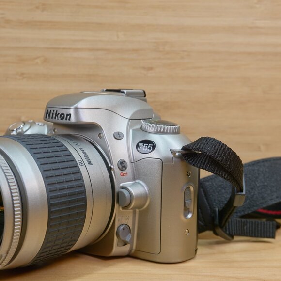 Nikon F55 Film SLR 35mm Film Camera, with AF Nikkor 28-80mm f3.3-5.6G Lens - Picture 3 of 9